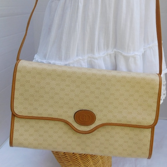 Gucci Handbags - Vintage Gucci Cream Tan GG Convertible Clutch